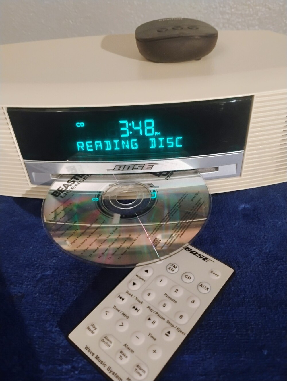 Classic Bose Wave Music System White Cream Beige CD Aux AM/FM and Bluetooth - Picture 5 of 11